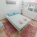 Debbies δίπλα στο νερό #2 ! דירה Chalkís