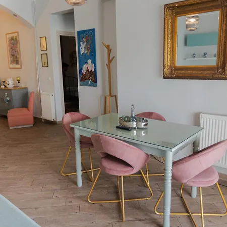 Debbies δίπλα στο νερό #2 ! Apartment Chalkida