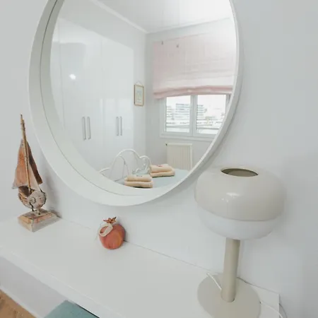 Apartment Debbies δίπλα στο νερό #2 ! *