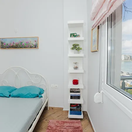 Debbies δίπλα στο νερό #2 ! Apartment *