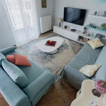 Debbies δίπλα στο νερό #2 ! *