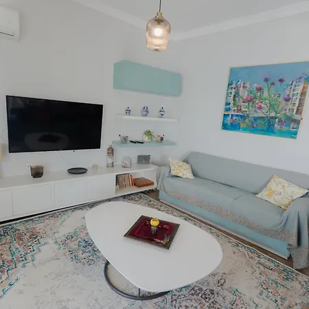 Debbies δίπλα στο νερό #2 ! Chalkís