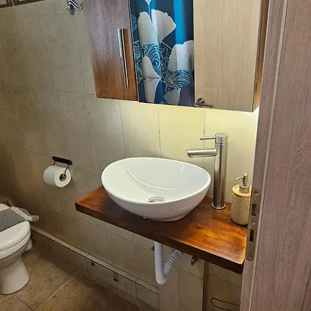 公寓 Debbies δίπλα στο νερό #2 ! *