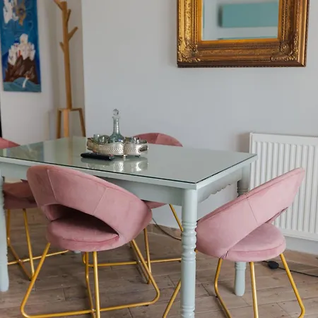 Debbies δίπλα στο νερό #2 !