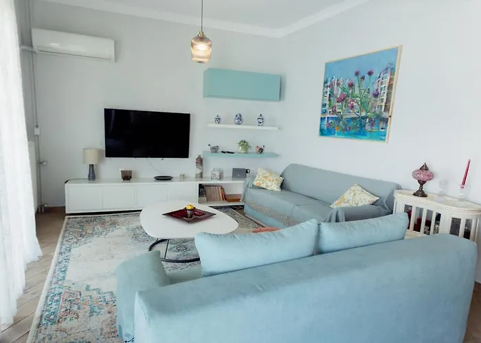 Debbies δίπλα στο νερό #2 ! *